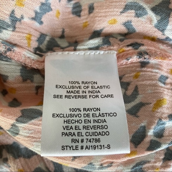 Patrons of Peace Nathalie Sleeveless Crop Smocked Top Pink Cream Combo Small - Picture 15 of 16